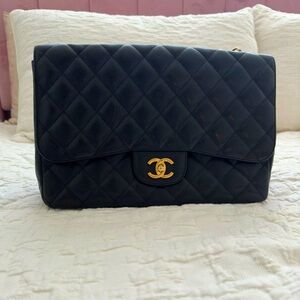 Chanel Classic Flap Jumbo (Black)